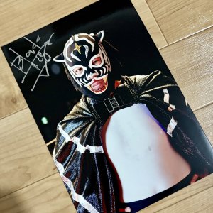 画像: ★事務所移転企画【最大50％OFF】!!★ブラックタイガーV選手サイン入りポートレート